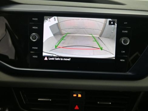Used 2023 Volkswagen Taos SE w/ Panoramic Sunroof Package AWD/4WD image 17