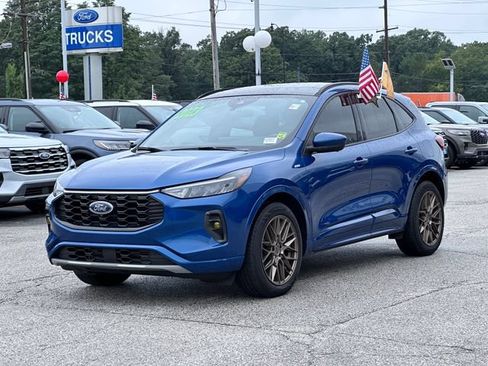Certified 2023 Ford Escape ST-Line Select w/ Tech Pack #2 AWD/4WD image 3