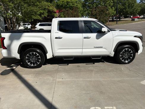 Used 2024 Toyota Tundra Limited AWD/4WD image 11