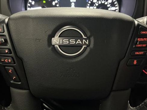 Used 2025 Nissan Frontier SL AWD/4WD image 16
