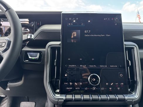 New 2026 GMC Yukon XL Elevation w/ Elevation Premium Package image 23