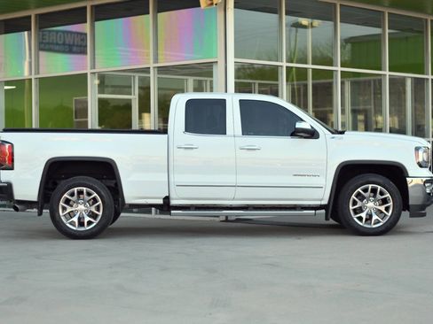 Used 2018 GMC Sierra 1500 SLT w/ SLT Premium Package image 9