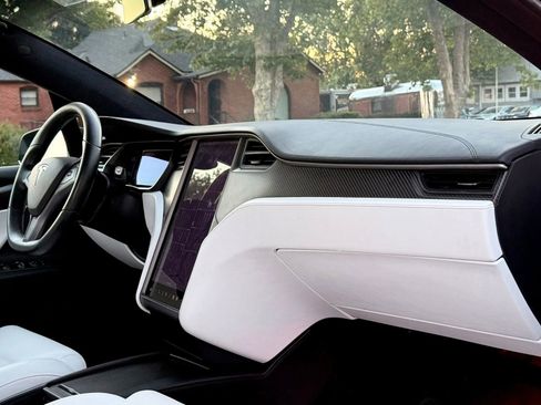 Used 2018 Tesla Model X 75D AWD/4WD image 11