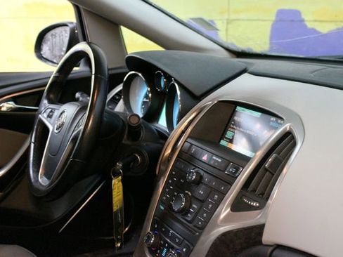 Used 2015 Buick Verano FWD image 10