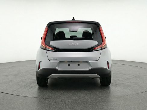 Used 2025 Kia Soul LX w/ LX Technology Package image 7