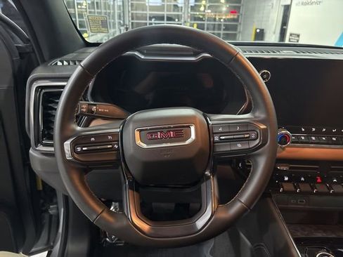 Used 2024 GMC Canyon AT4 w/ Technology Package image 15