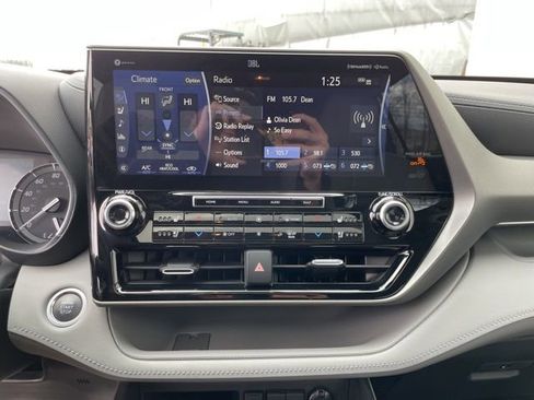 Used 2020 Toyota Highlander Limited AWD/4WD image 17