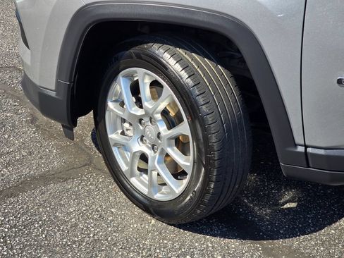 Used 2023 Jeep Compass Latitude w/ Sun and Sound Group AWD/4WD image 26