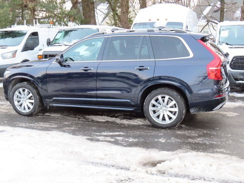 Used 2017 Volvo XC90 T6 Momentum w/ Vision Package image 3