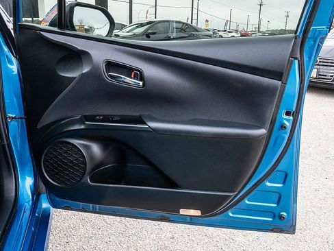 Used 2022 Toyota Prius L Eco image 12