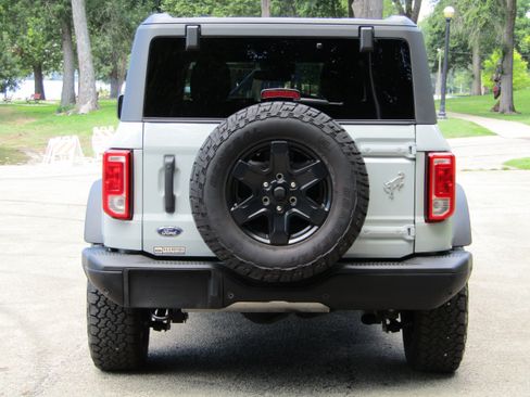 Used 2023 Ford Bronco Black Diamond AWD/4WD image 3