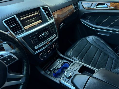 Used 2014 Mercedes-Benz GL 63 AMG 4MATIC image 40