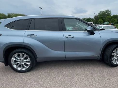 Used 2023 Toyota Highlander Limited AWD/4WD image 9