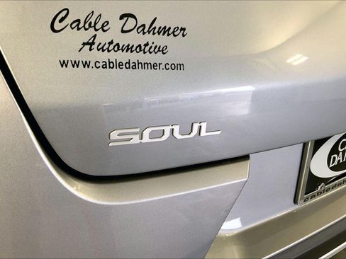 Used 2025 Kia Soul LX w/ LX Technology Package FWD image 8