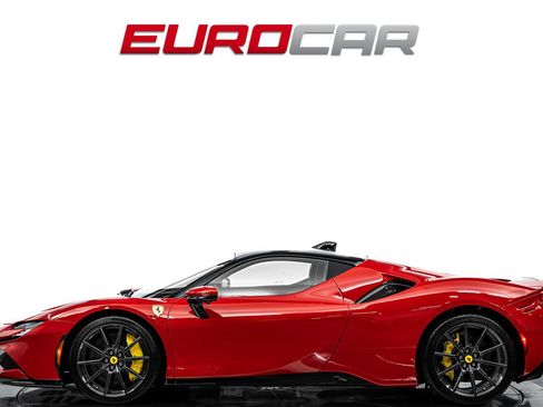 Used 2023 Ferrari SF90 Stradale AWD/4WD image 2