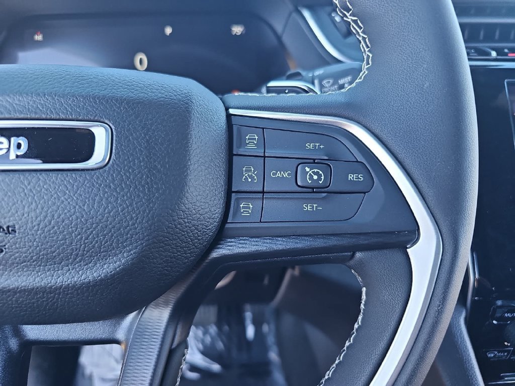 Used 2024 Jeep Grand Cherokee Altitude AWD/4WD image 18