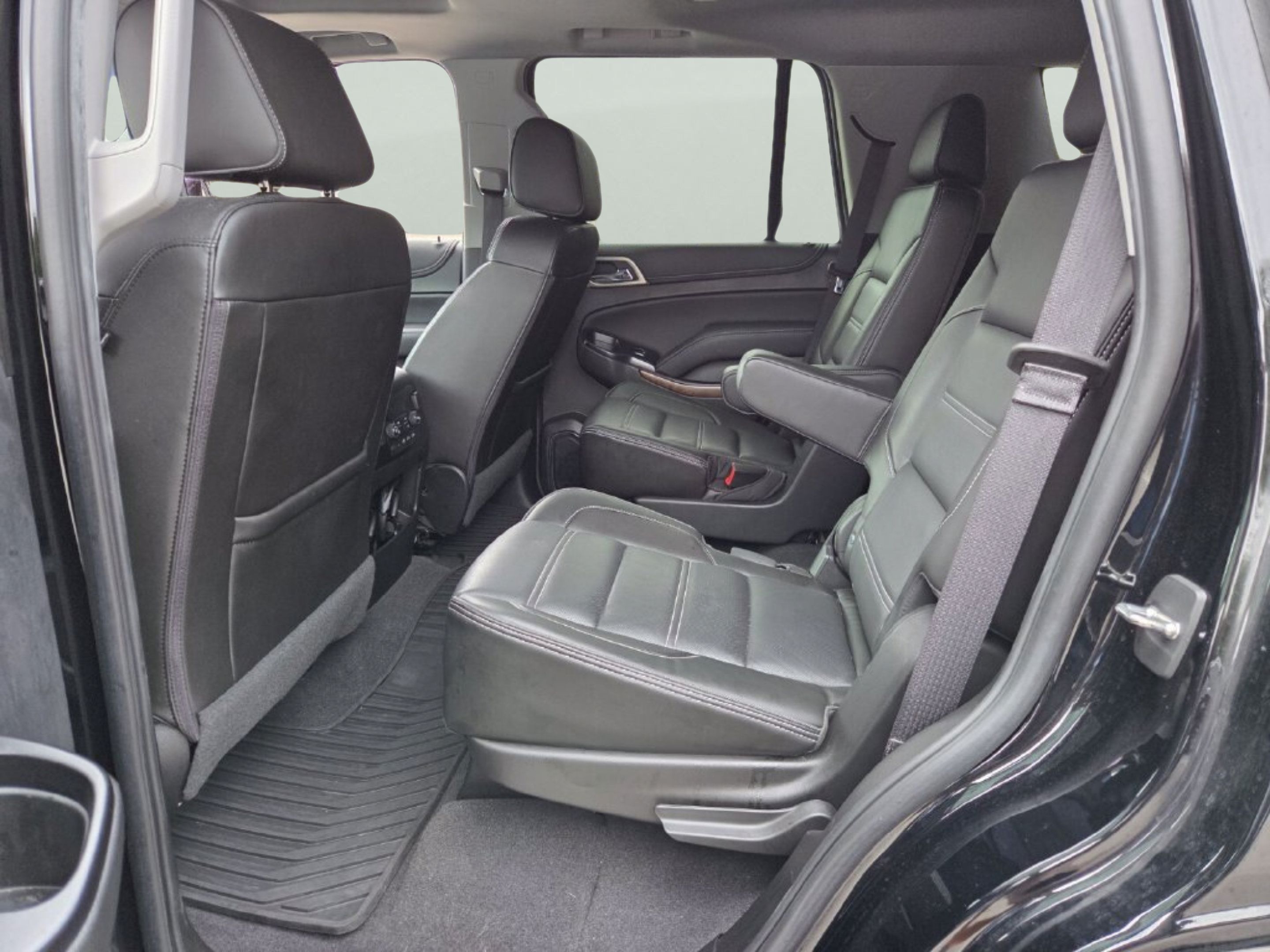 Used 2020 GMC Yukon Denali w/ Open Road Package AWD/4WD image 11