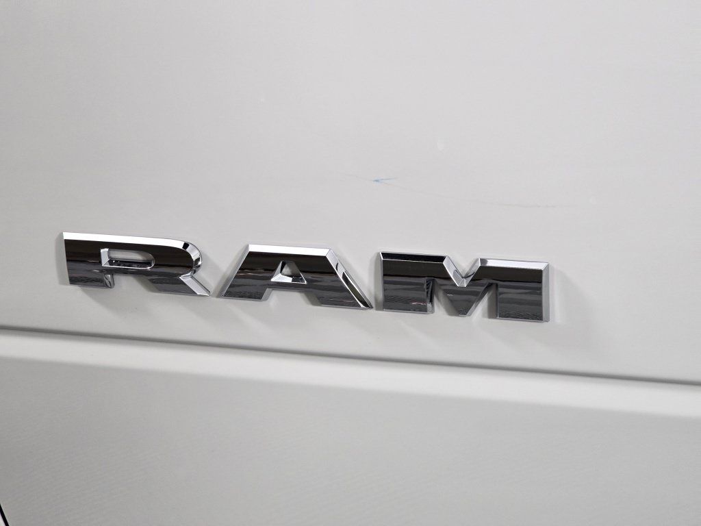 New 2026 RAM 2500 Big Horn AWD/4WD image 15