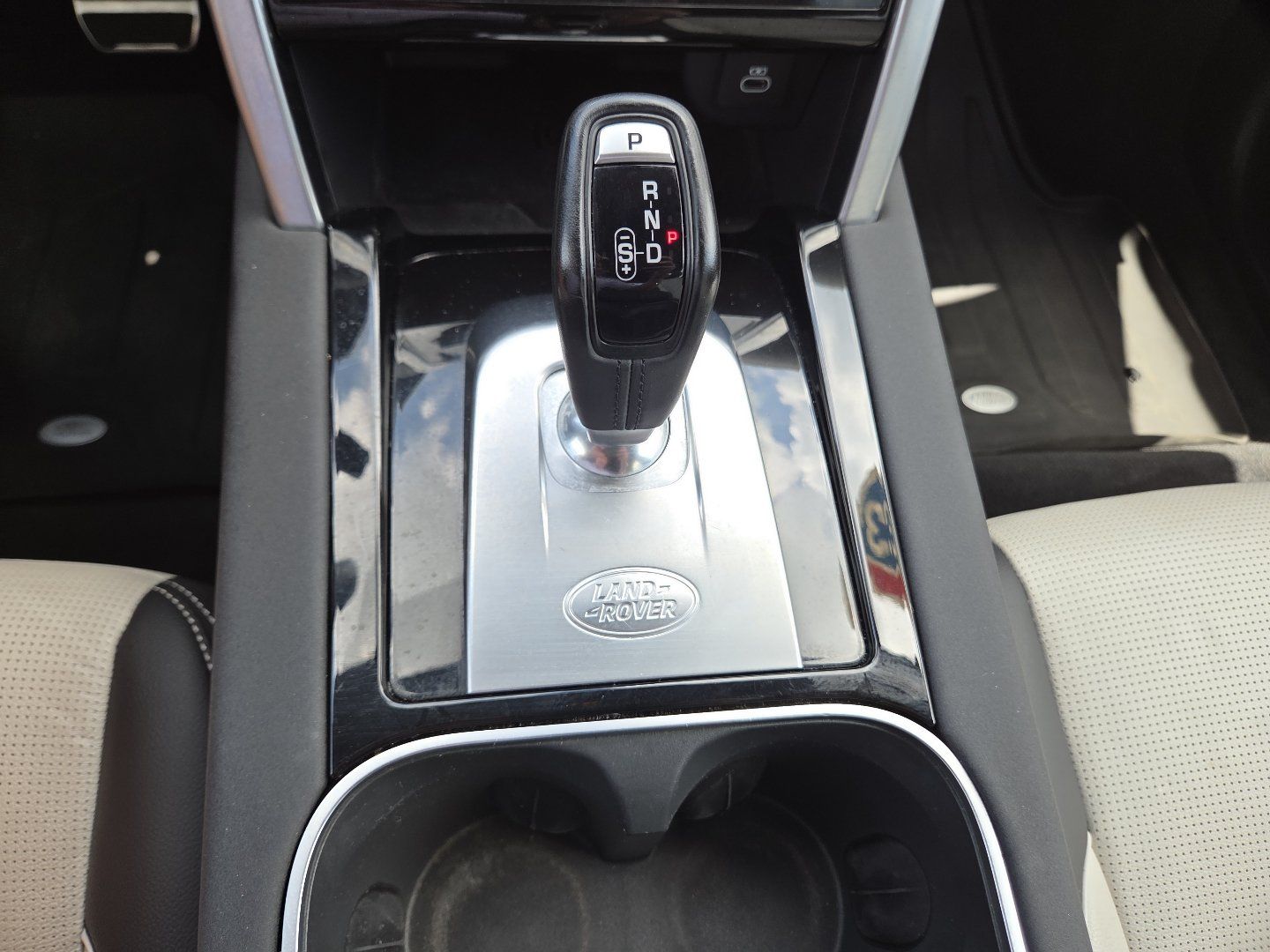 Used 2023 Land Rover Discovery Sport SE R-Dynamic AWD/4WD image 35