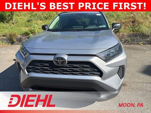 Used 2019 Toyota RAV4 LE AWD/4WD image 6