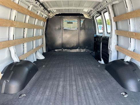Certified 2024 GMC Savana 2500 w/ Driver Convenience Package image 9