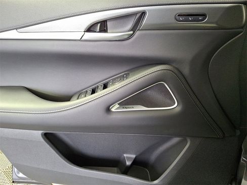 New 2026 INFINITI QX60 Luxe image 12