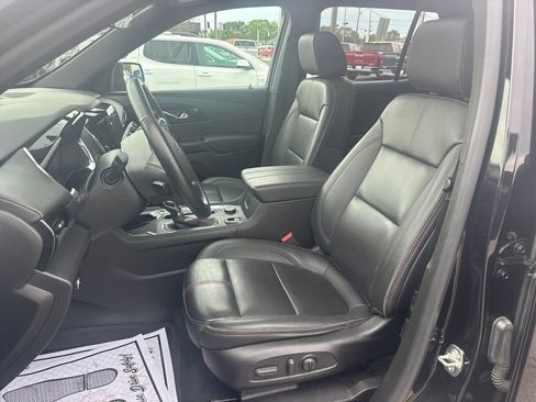 Used 2023 Chevrolet Traverse RS w/ LPO, Floor Liner Package AWD/4WD image 13