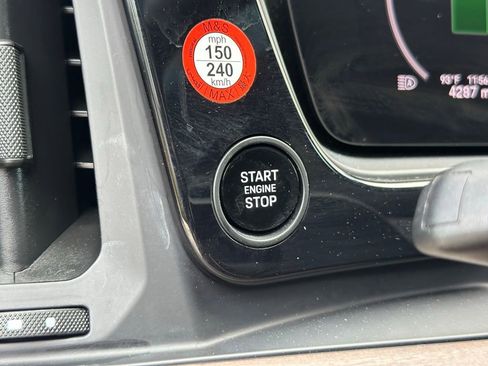 Certified 2025 Porsche Cayenne E-Hybrid AWD/4WD image 34