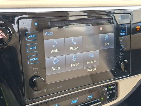 Used 2019 Toyota Corolla LE image 19