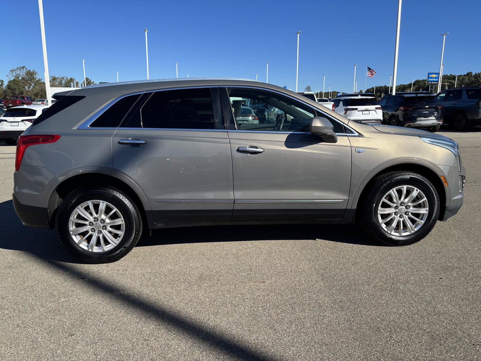Used 2018 Cadillac XT5 FWD w/ LPO, Wheel Lock Package image 4