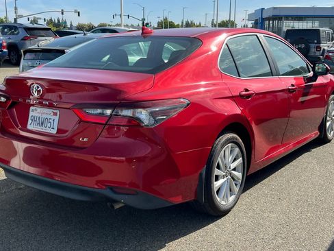 Used 2023 Toyota Camry LE FWD image 4