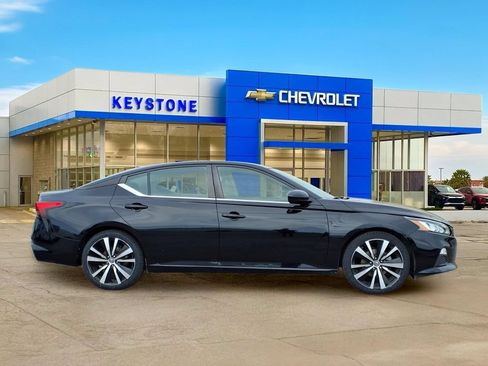 Used 2020 Nissan Altima 2.5 SR FWD image 8