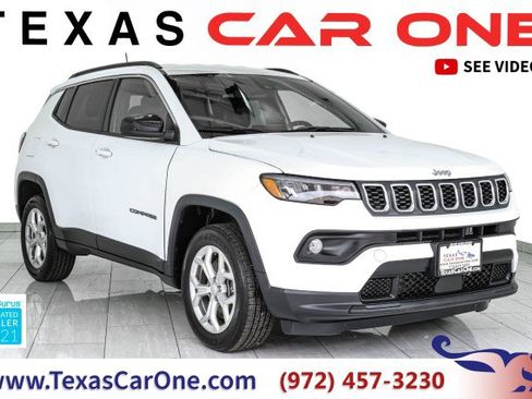 Used 2024 Jeep Compass Latitude AWD/4WD image 1