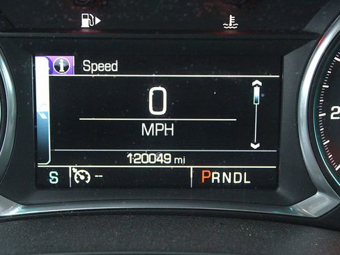 Used 2017 Chevrolet Malibu LT FWD image 2