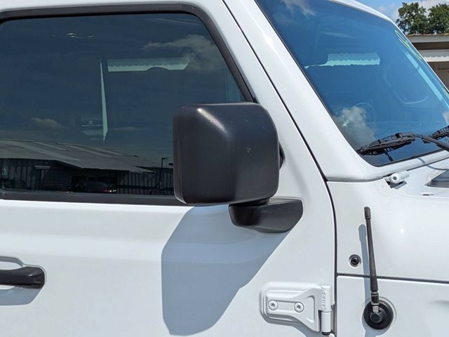 Used 2019 Jeep Wrangler Unlimited Sahara AWD/4WD image 12
