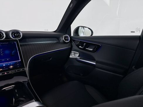 Used 2026 Mercedes-Benz GLC 300 4MATIC image 25