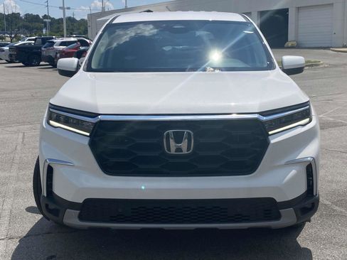 New 2025 Honda Pilot EX-L image 17