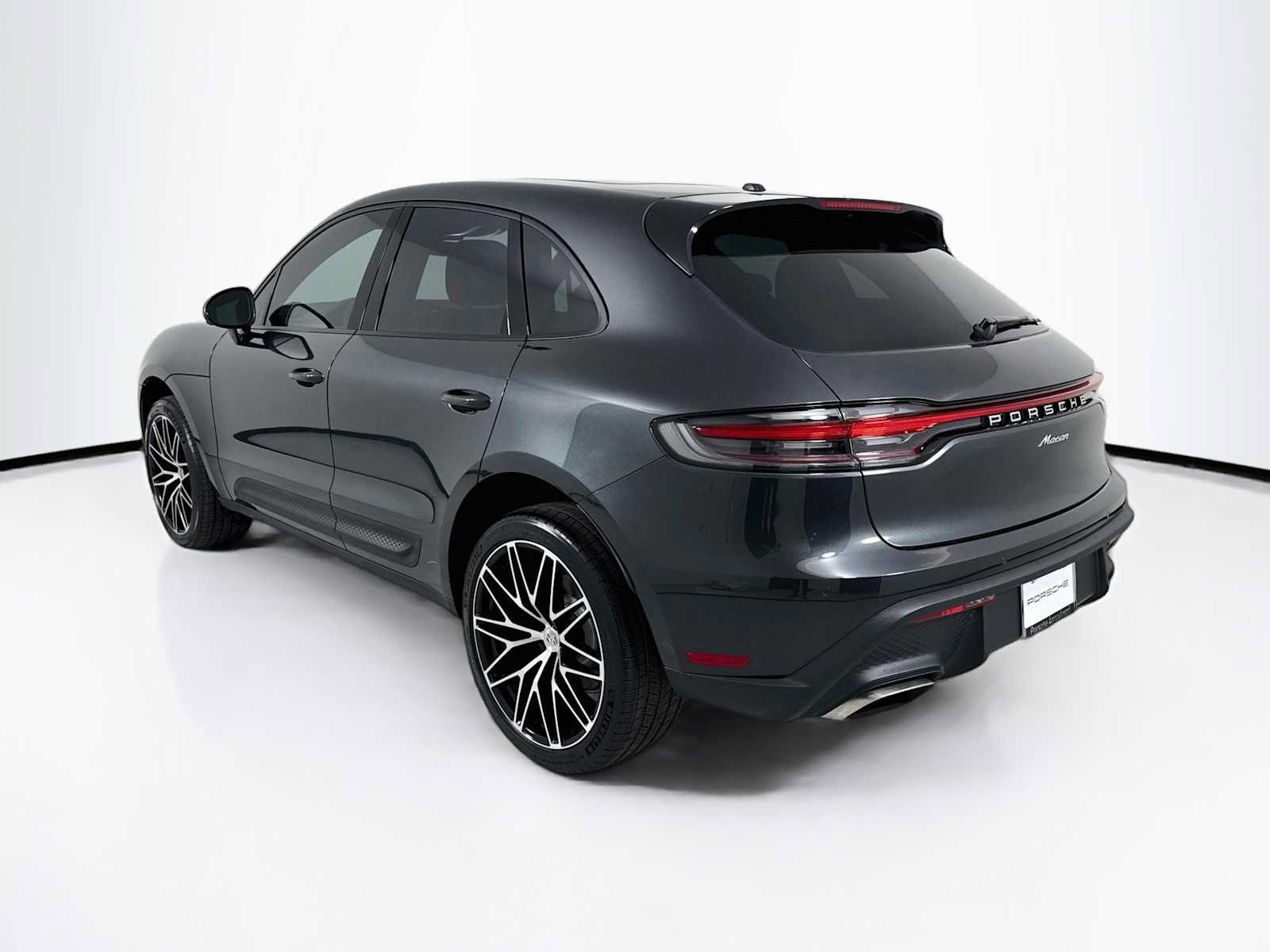 Used 2026 Porsche Macan AWD/4WD image 3