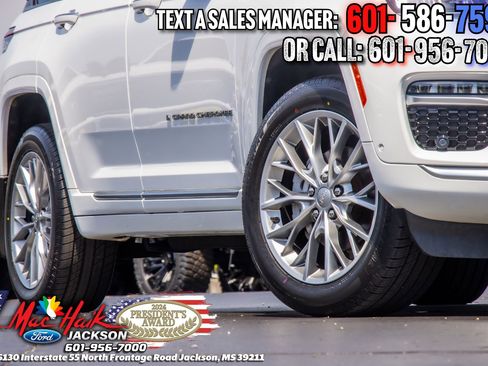 Used 2023 Jeep Grand Cherokee Summit w/ Adv Protech Group IV RWD image 2