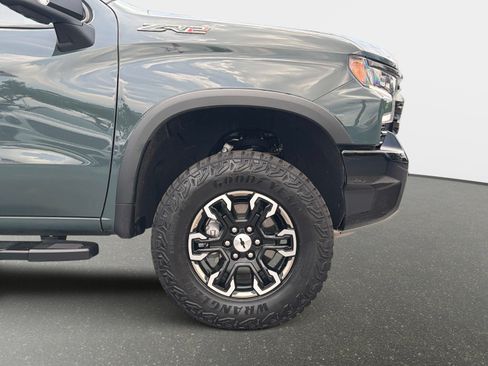 Used 2025 Chevrolet Silverado 1500 ZR2 AWD/4WD image 21