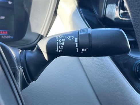 Used 2022 Toyota Corolla LE image 25