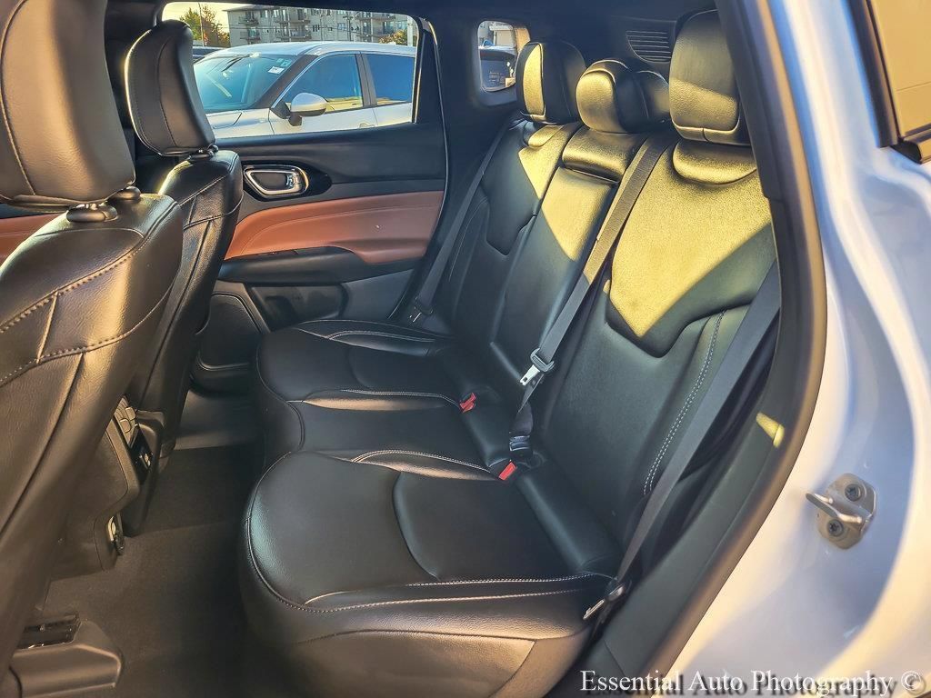 Certified 2025 Jeep Compass Limited AWD/4WD image 13