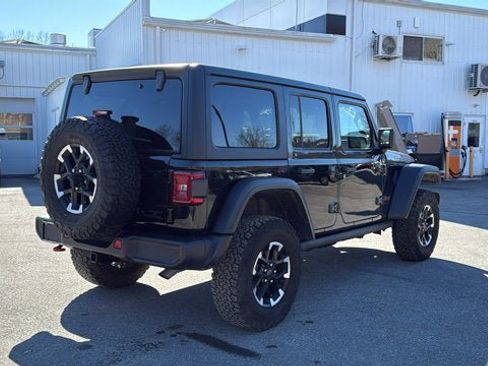 Certified 2025 Jeep Wrangler Unlimited Rubicon AWD/4WD image 6