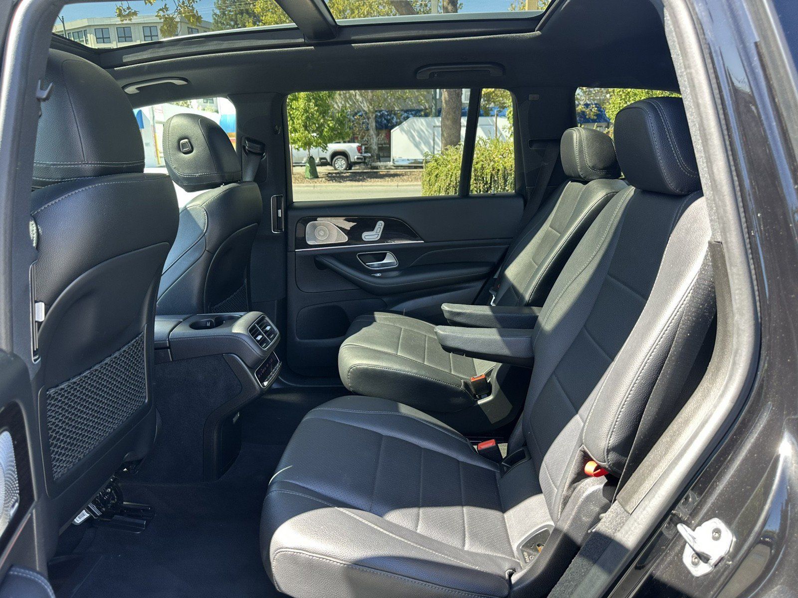 Used 2022 Mercedes-Benz GLS 450 4MATIC image 24