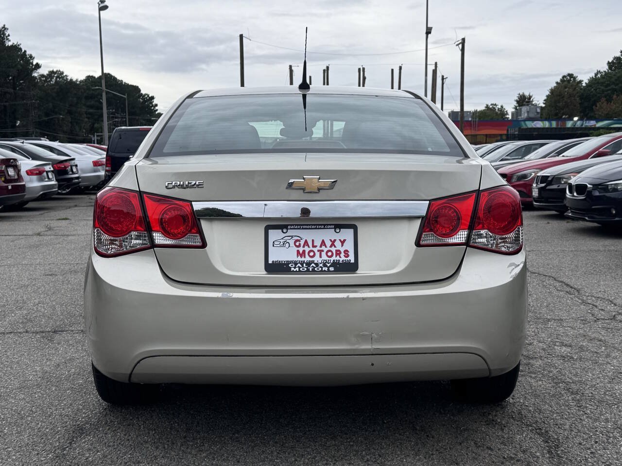 Used 2013 Chevrolet Cruze LS FWD image 5