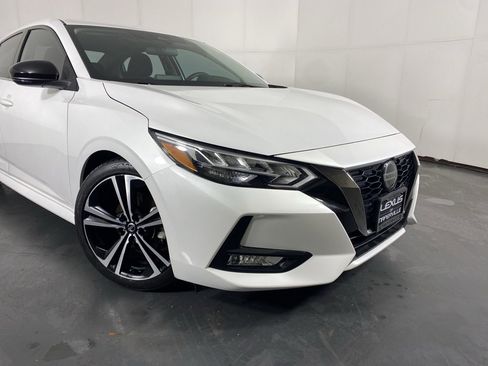 Used 2021 Nissan Sentra SR image 2