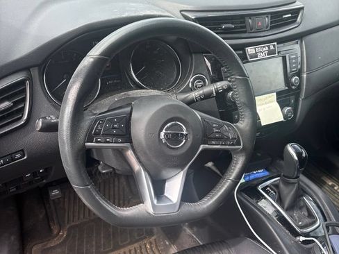 Used 2018 Nissan Rogue SV AWD/4WD image 6
