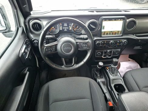 Certified 2022 Jeep Gladiator Willys image 21