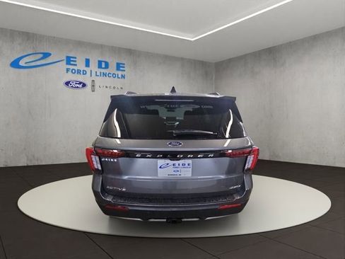 New 2026 Ford Explorer Active image 4