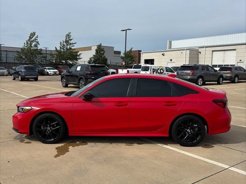 Used 2025 Honda Civic Sport image 2
